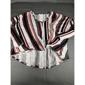 lavender field black/pinks/grey v-neck cropped striped shirt with tied waist Med